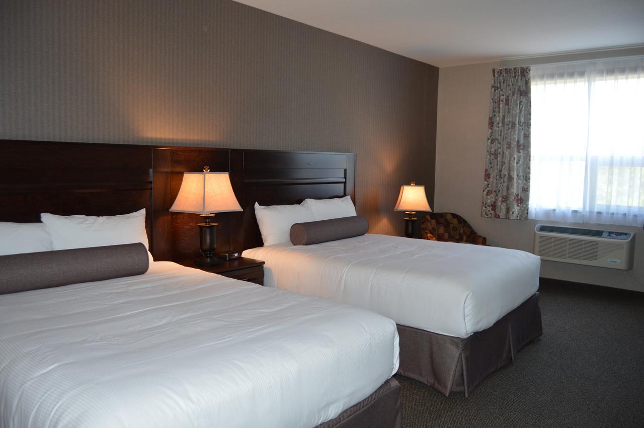 Cobble Creek Lodge Maple Creek Номер фото